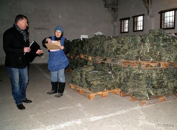 Фотофакт: українська армія отримала 252 тонни гуманітарної допомоги з Польщі. Днями Збройні сили України отримали гуманітарну допомогу з Польщі. 