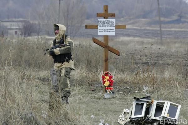 Росіяни воюють з бойовиками, а трупи «вішають» на силовиків АТО. Російські військові, які несуть все більш відчутні «небойові» втрати від зіткнень з місцевими терористичними і бандитськими формуваннями на Донбасі, списують загиблих на «бойові дії» з силами АТО.