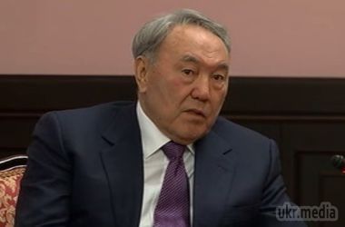 Багатотисячна діаспора України в Казахстані може стати "мостом" між двома країнами – Назарбаєв. Президент Казахстану вважає, що Україна впорається з усіма кризами і буде розвиватися в мирній атмосфері