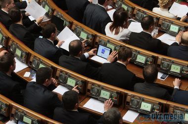 Верховна Рада відмовилася розширити повноваження секретаря РНБО. "За" проголосували всього 223 нардепи