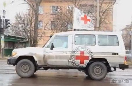 У Луганську помічений гуманітарний конвой Червоного хреста. Сьогодні, 24 грудня, близько 6:30 у Луганську проїхали автомобілі Міжнародного Комітету Червоного Хреста. 
