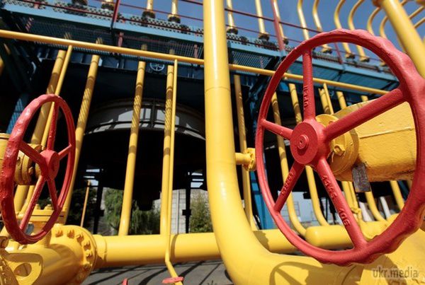 Україна повністю розрахувалася за російський газ. "Нафтогаз України" перерахував "Газпрому" 1,65 мільярдів доларів за поставлені і неоплачені раніше обсяги газу. 