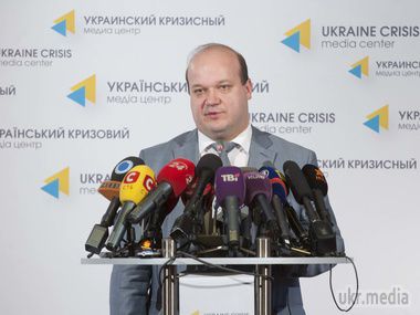 В Адміністрації Президента повідомили, що Мінські переговори розпочнуться о 16.00 за Києвом. На зустрічі будуть розглядатися питання звільнення заручників, дотримання режиму тиші та виходу на лінію розмежування зони АТО, повідомив заступник голови Адміністрації Президента Валерій Чалий.