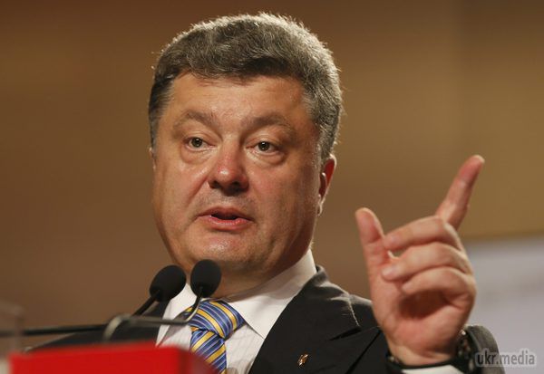 Порошенко анонсував нові призначення іноземців у владі. Президент Петро Порошенко констатує "колосальний дефіцит" професійних патріотичних кваліфікованих кадрів