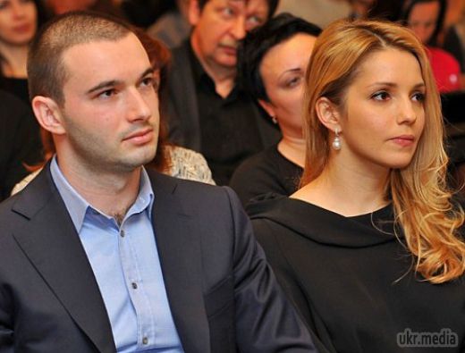 Дочка Тимошенко в суботу виходить заміж. У суботу, 27 грудня, дочка лідера «Батьківщини» Юлії Тимошенко - Євгенія - відгуляє весілля з бізнесменом Артуром Чечоткіним.