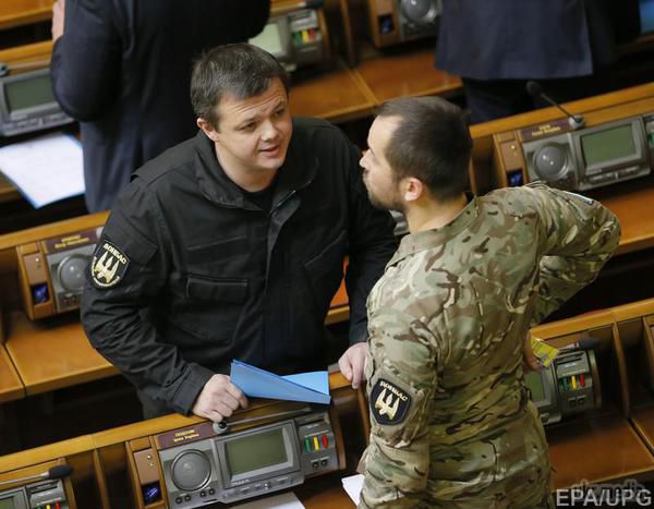Назріває конфлікт щодо законопроекту про РНБО - Семенченко. Командир батальйону «Донбас», народний депутат Семен Семенченко заявляє, що назріває серйозний конфлікт щодо законопроекту про РНБО, який сьогодні був повторно розглянутий на комітеті з безпеки і оборони.