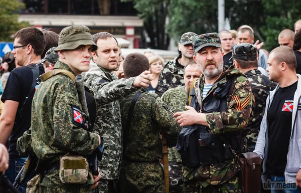 Терористи "ДНР" почали мобілізувати дітей. У самопроголошеній " Донецької народній республіці " терористи почали мобілізувати дітей і підлітків.