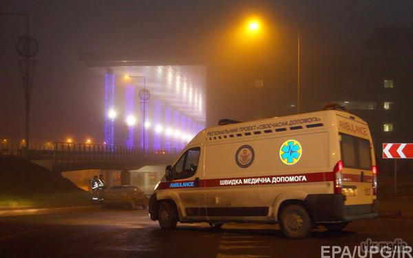 У київському гуртожитку прогримів вибух, є загиблий. У Києві в одному з будівель Печерського району 04.30 пролунав вибух. В результаті одна людина загинула, ще двоє перебувають у важкому стані.