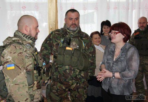 В Дебальцево бійці ВСУ привітали дітей з новорічними святами (фото). Нещодавно в місті Дебальцеве відновили свою роботу два дитячих садка «Лісова казка» та «Золотий ключик». 