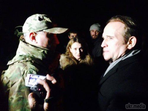 Відбувається обмін полоненими. Російські журналісти порушують умови обміну (фото). Близько години тому почався обмін полоненими між Україною і бойовиками. 