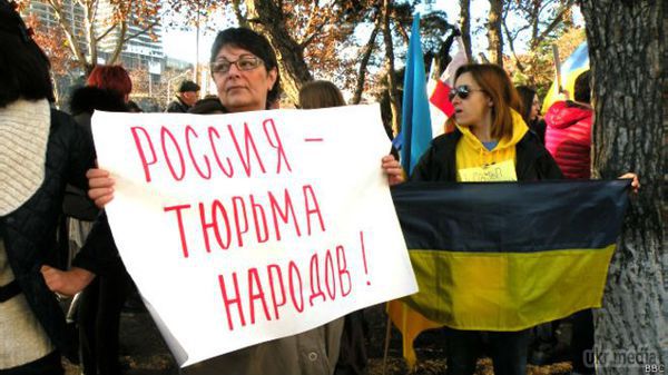 Герой або найманець: конфлікт у Донбасі розділив Грузію. Грузія відмежовується від конфлікту на Україні і не бере участі в ньому, заявив у п'ятницю на великій прес-конференції за підсумками року прем'єр-міністр Іраклій Гарібашвілі.