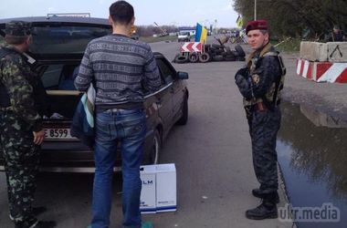 В Україні з’явився новий бізнес: вивезення авто із зони бойових дій