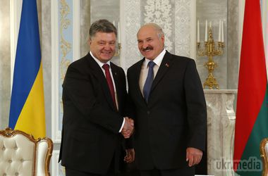 Лукашенко розкрив деталі переговорів з Порошенком. Президент Білорусі висловив упевненість, що зустрічі контактної групи продовжаться