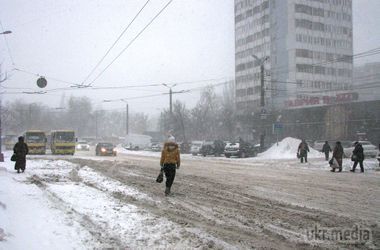 Снігопад в Україні: куди не варто їхати на автомобілі (фото,відео). Країну накрив циклон