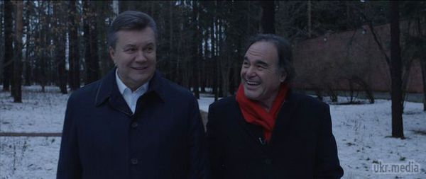 Олівер Стоун зніме фільм про втікача Януковича і "третю силу" Майдану (фото). Стоун повідомив, що провів 4-годинне інтерв'ю з Януковичем у Москві