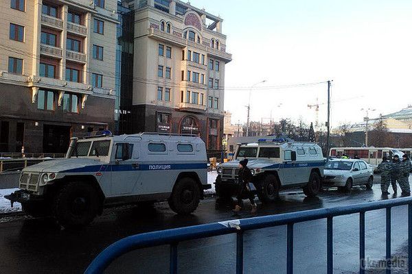 У Москві жорстко розігнали акцію протесту (фото).  На Манежній площі зібралися близько 5 тисяч людей, за даними правозахисників 245 з них були затримані,
