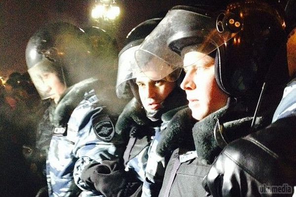 У Москві жорстко розігнали акцію протесту (фото).  На Манежній площі зібралися близько 5 тисяч людей, за даними правозахисників 245 з них були затримані,