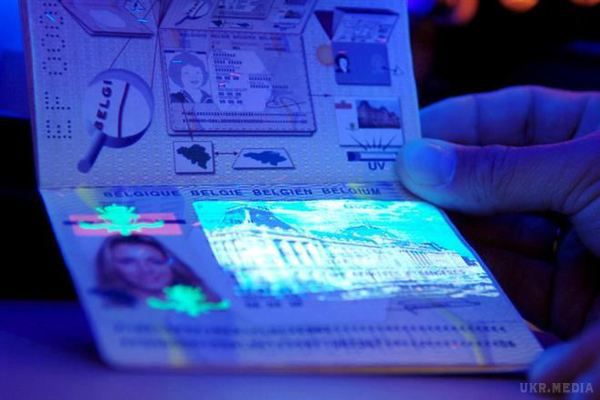 В Україні стартувала видача біометричних паспортів. В Україні сьогодні, 1 січня 2015 р., починають видавати біометричні» закордонного паспорта. 