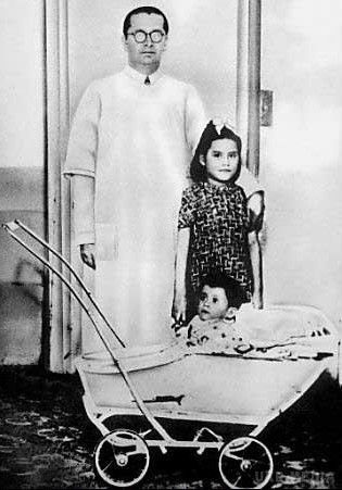 Наймолодша в світі мати народила у віці 5 років. Історія Ліни Медіни почалася більше 70 років тому.