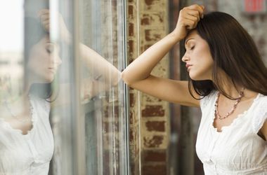 На які типи ділиться депресія ?. Пригнічений настрій зазвичай проходить сам