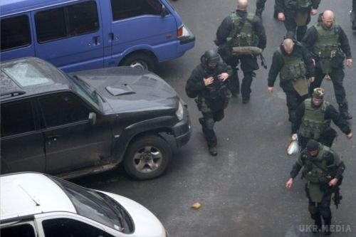 Ексклюзивні фото снайперів, які розстрілювали протестувальників на Майдані 20 і 21 лютого минулого року. Мова йде про співробітників СБУ, натренованих російськими інструкторами.