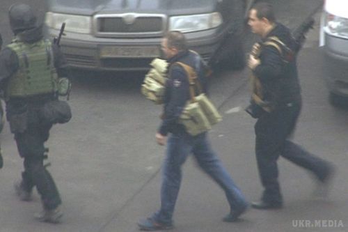 Ексклюзивні фото снайперів, які розстрілювали протестувальників на Майдані 20 і 21 лютого минулого року. Мова йде про співробітників СБУ, натренованих російськими інструкторами.