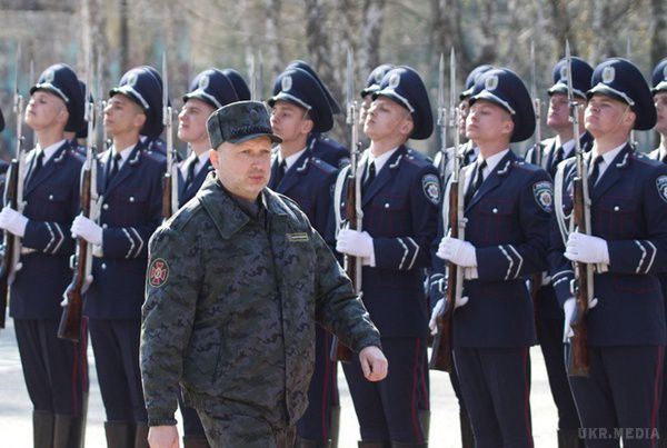 Турчинов: Через лінію зіткнення створять 7 "коридорів". Всі інші шляхи будуть перекриті.