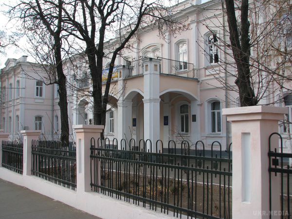 Ласкаво просимо відвідати цікаві куточки центру Харкова. У галасливому центрі Харкова є вулички, гуляючи по яких, можна зануритися в мрії.
