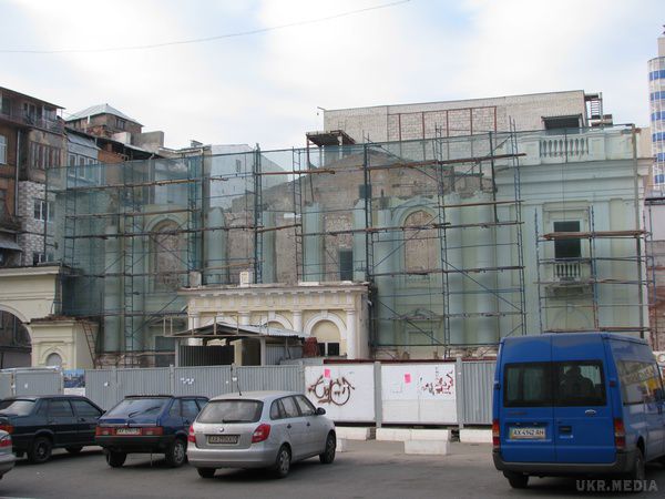 Ласкаво просимо відвідати цікаві куточки центру Харкова. У галасливому центрі Харкова є вулички, гуляючи по яких, можна зануритися в мрії.