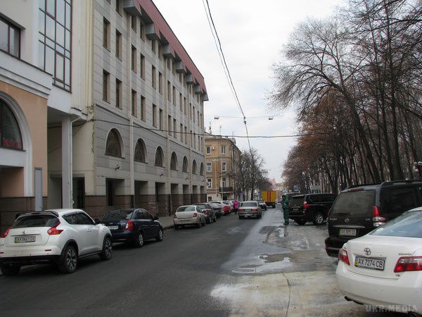 Ласкаво просимо відвідати цікаві куточки центру Харкова. У галасливому центрі Харкова є вулички, гуляючи по яких, можна зануритися в мрії.