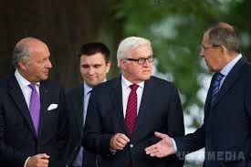 Сьогодні у Берліні  відбудеться зустріч у «нормандському форматі». 5 січня в Берліні представники МЗС України, РФ, Німеччини та Франції обговорять питання деескалації конфлікту в Донбасі.
