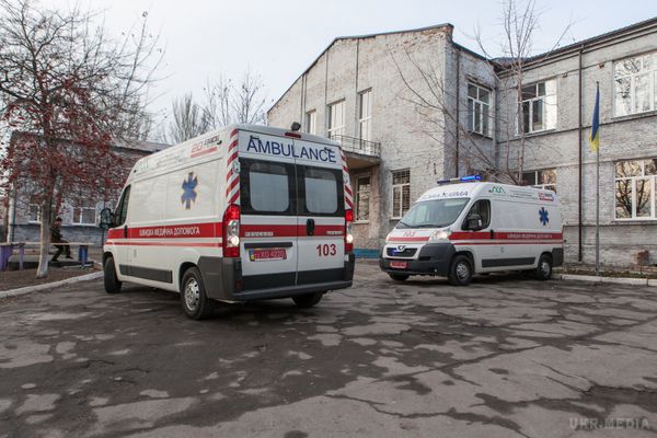 У Харків доставили вже 17 військових, які постраждали в ДТП в зоні АТО. У лікарнях Харкова вже знаходяться 17 військовослужбовців, з них п'ятнадцять в обласному військово-медичному клінічному центрі Північного регіону і 2 - в обласній клінічній лікарні.