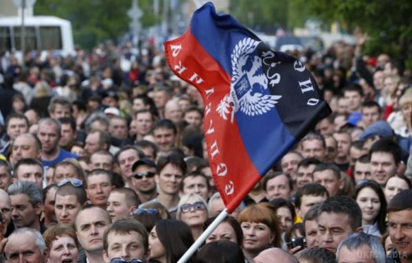 З полону бойовиків «ДНР» звільнено 4 волонтера. У Донецьку з полону бойовиків були звільнені чотири волонтера, зокрема журналіст Євген Шибалов.