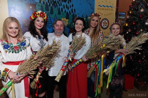 Ольга Сумська на Різдво здивувала екзотичними варениками з чорносливом. Артистка разом з родиною поставила рекорд, взявши участь у конкурсі на "Кращі гуцульські вареники"