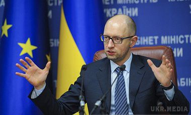 Яценюк розповів німцям про рецепт перемоги над Путіним. Прем'єр Арсеній Яценюк закликав європейців не відступати від санкцій проти Росії, оскільки тільки вони, за його словами, здатні змусити її до світу.