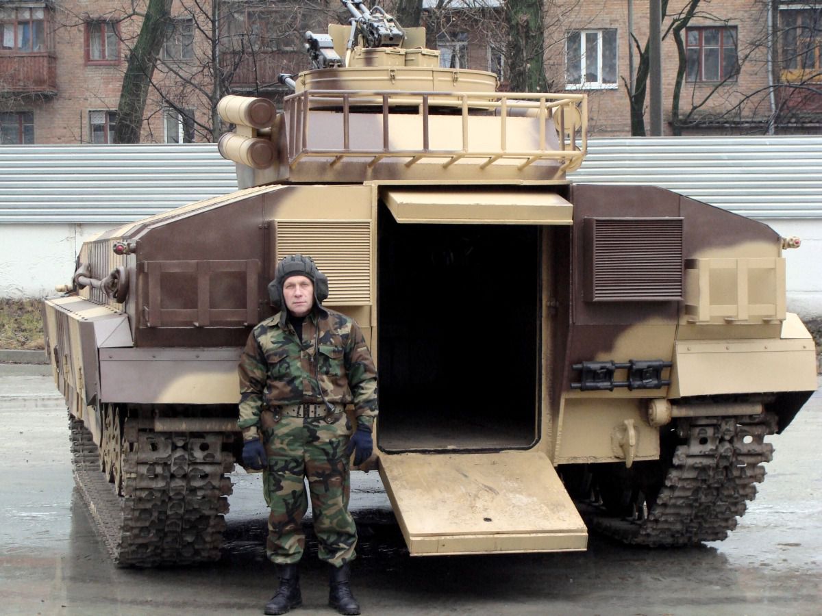 У Харкові розробили БМП-64 з танковою бронею і керованими ракетами (фото). Конструктори Харківського бронетанкового ремонтного заводу розробили вдосконалену версію бойової машини піхоти БМПТ-64. 