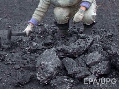 Штаб АТО: Курахове прикордонники затримали п'ять вантажівок з 155 тоннами вугілля. Держприкордонслужба посилила контроль за переміщенням вантажів з окупованих територій Донбасу, заявив спікер антитерористичної операції Андрій Лисенко.