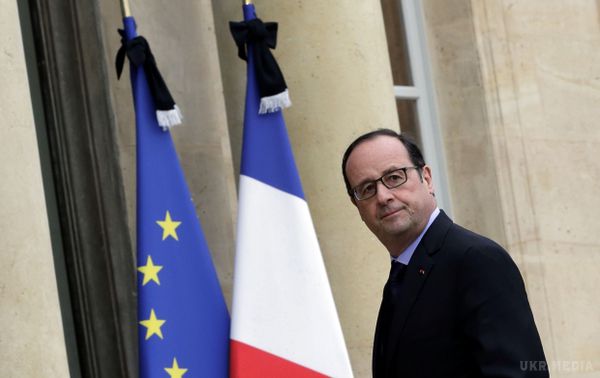 Президент Франції підтвердив загибель чотирьох заручників у паризькому магазині. Олланд заявив, що Франція, як і раніше є мішенню екстремістів.
