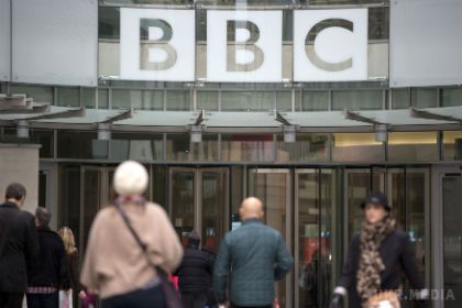 BBC зняла заборону на зображення пророка Мухаммеда. Британська мовна корпорація BBC відмовилася від заборони на зображення пророка Мухаммеда у своїх програмах. 