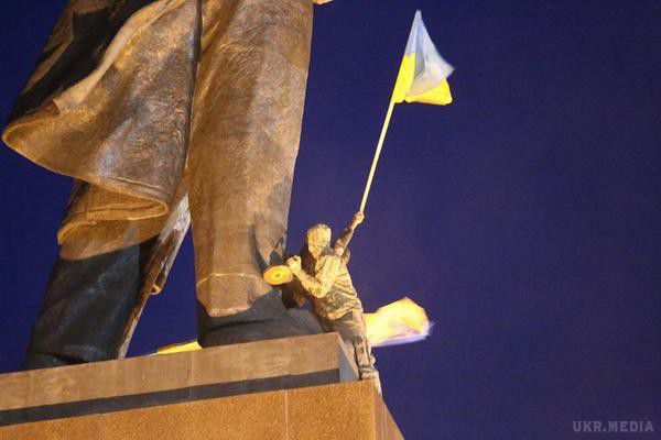 Мінкульт схвалює демонтаж пам'ятників радянським діячам. Ніякої цінності для України ця комуністична спадщина не представляє