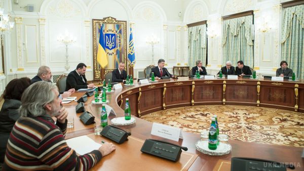 Оприлюднені вимоги до голови Антикорупційного бюро. Секретар комісії з обрання керівника Національного антикорупційного бюро Євген Захаров оприлюднив вимоги до кандидата на посаду керівника НАБ, які внесуть в текст оголошення про проведення конкурсу.