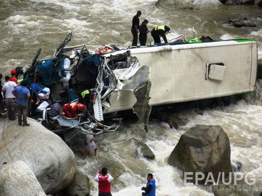 У Чилі автобус упав в ущелину: загинули 23 людини. У компанії, якій належав автобус, не було ліцензії на здійснення пасажирських перевезень в даному регіоні.