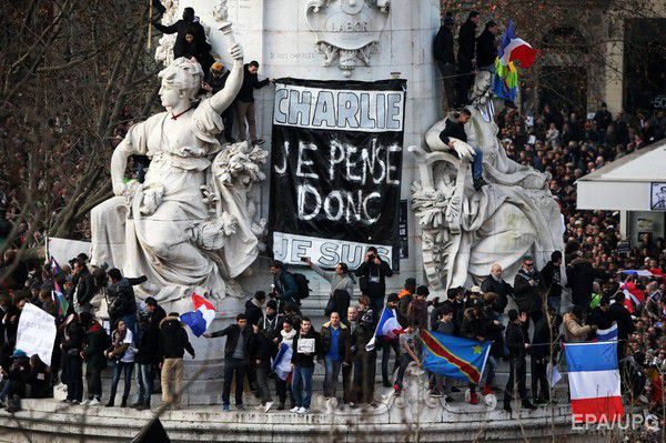 У Парижі розпочався Марш єдності. Фоторепортаж. У Парижі близько 16.15 розпочався Марш єдності в пам'ять про жертв недавніх нападів терористів. 