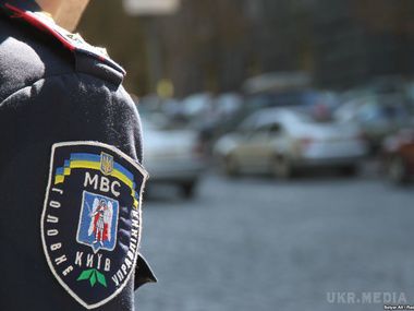 У Києві боєць "Айдара" відібрав у таксиста автомобіль. Затриманому загрожує позбавлення волі строком від 10 до 15 років з конфіскацією майна.