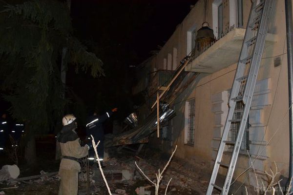 У Львівській області лютує стихія (фото). Зірвані дахи і повалені дерева: