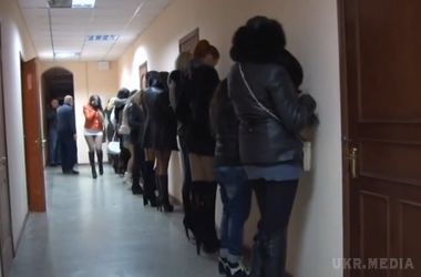 В Одесі затримали багатодітних матерів, які займалися проституцією. Вийти на панель жінок змусили голодуючі діти і відсутність нормальної роботи