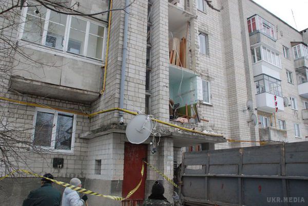 У Львівській області обвалилася стіна п'ятиповерхового будинку (фото). Пошкоджено газопровід