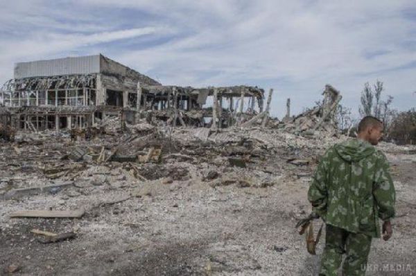 Терористи здійснили атаку на новий термінал донецького аеропорту. Сьогодні відбулося бойове зіткнення між терористами і Збройними силами України в районі нового терміналу. 