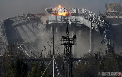 До кінця дня ми можемо втратити аеропорт Донецька та "Кіборгів". Терористи висунули ультиматум бійцям в Донецькому аеропорту.