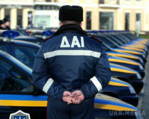 Аваков звільнив понад 100 ДАІшників, які заважали Автомайдану. Міністр внутрішніх справ Арсен Аваков відзвітував про покарання інспекторів ДАІ, які заважали проведенню Автомайдану.